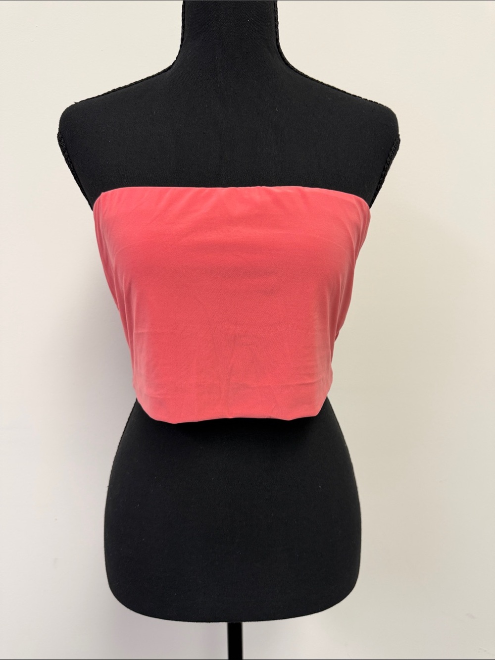 PrettyLittleThing Silky Bandeau Crop Top